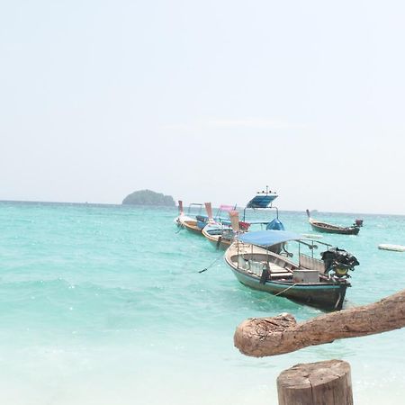 Captain Yut'S Bangalows Koh Lipe Esterno foto
