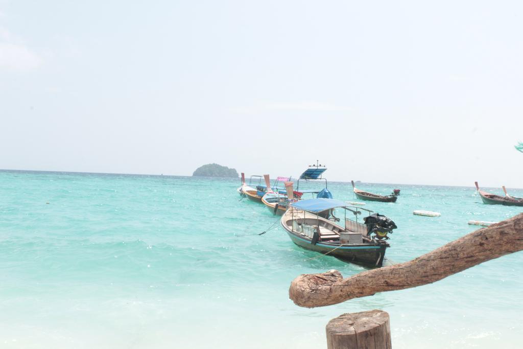 Captain Yut'S Bangalows Koh Lipe Esterno foto